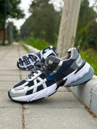 کتونی مردانه v2k