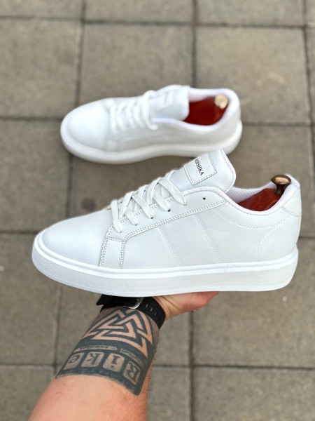 کتونی سفید برشکا