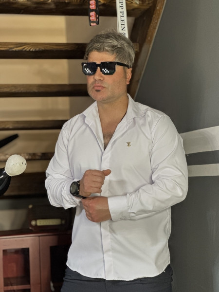 پیراهن سفید بچگانه